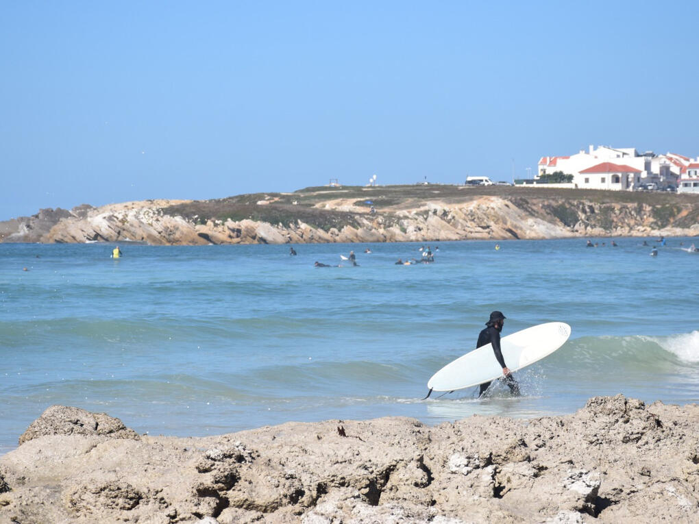 surfer at the beach baleal