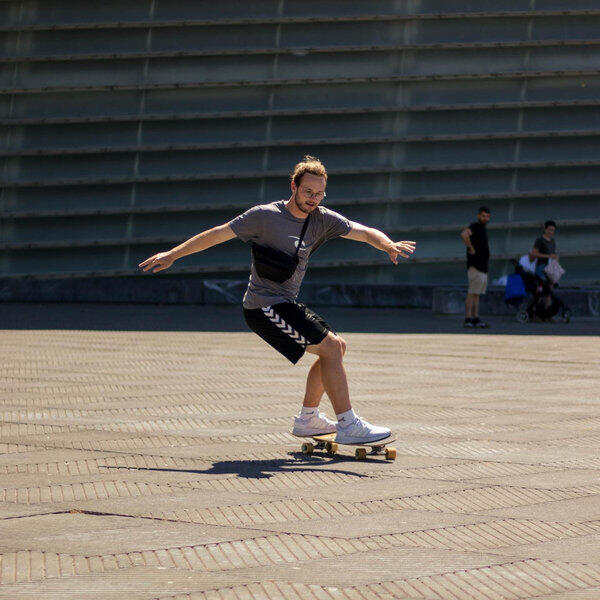 surfskate at atlantic ocean